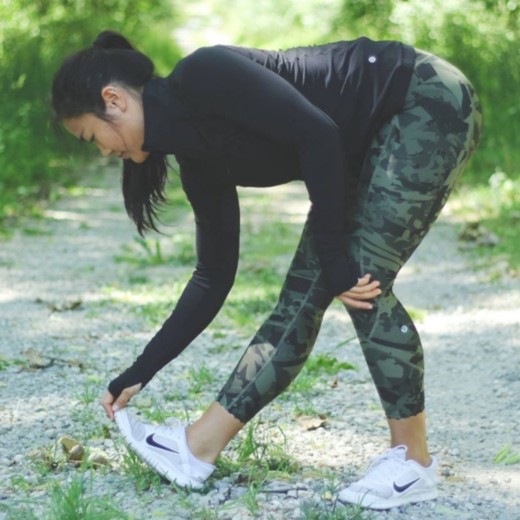 Lululemon Tight Stuff Tight Pop Cut Fatigue Green Black Size 6 - Picture 1 of 7